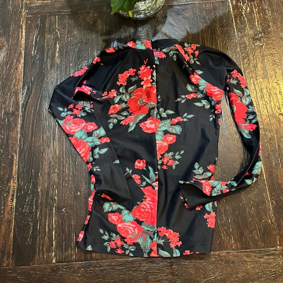 Albion Antigua Rash Guard XS - Picture 2 of 3